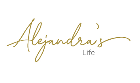 Christmas Gift Guide - Alejandra's Life (45k Instagram followers)